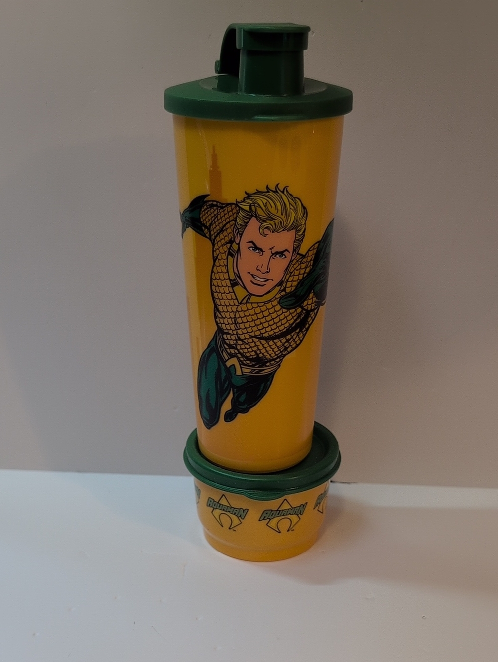 Tupperware®️ Aquaman Snack Set
